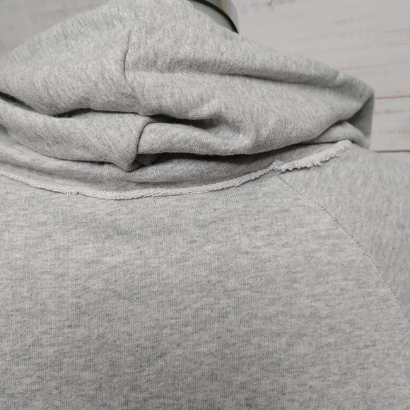 GENERATION Love Pompom Tassel Hoodie Size S - Picture 7 of 12